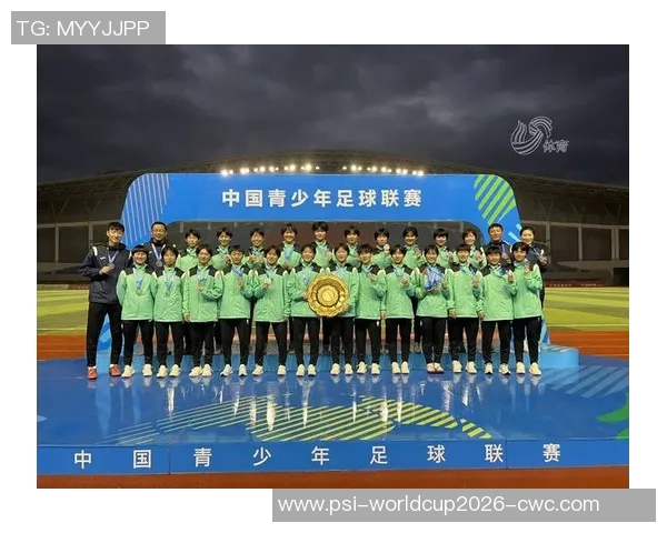 济南七中足球队奋勇拼搏展现青春风采助力校园体育发展